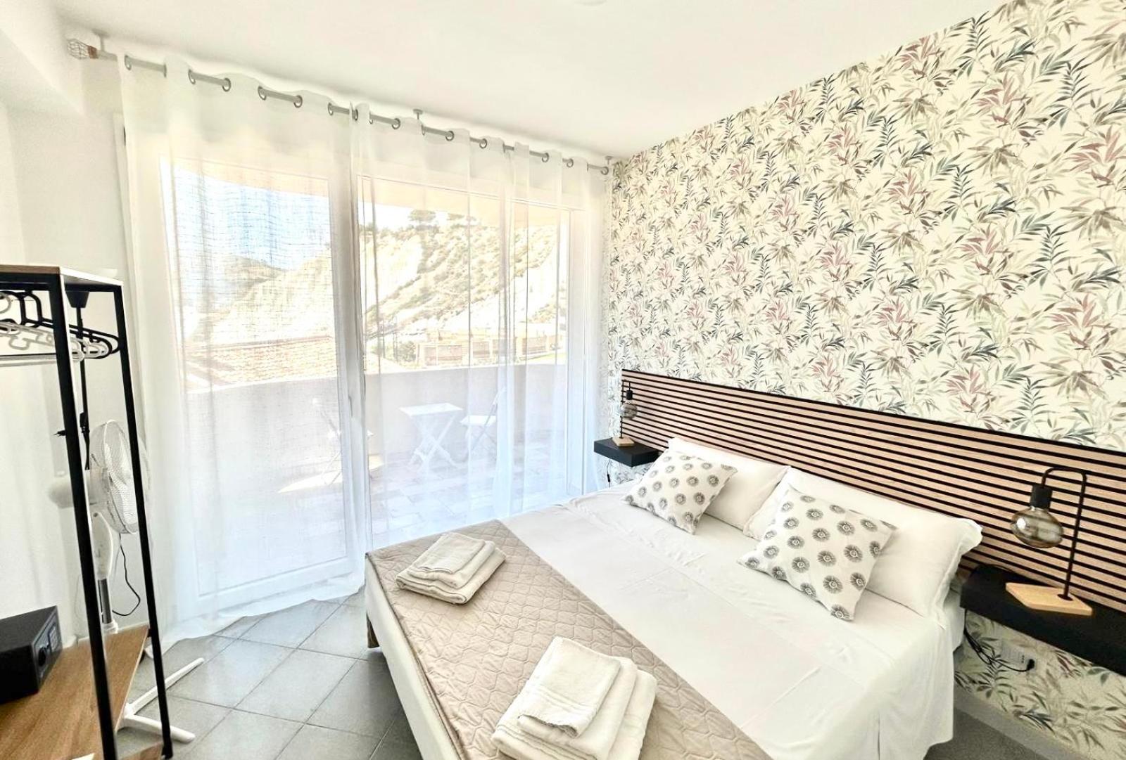 Villa Andromeda Apartments Реальмонте Экстерьер фото